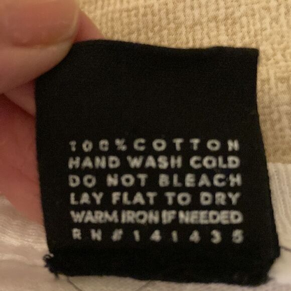 Rolling Stones Cropped Long Sleeve White Cotton T Shirt With Red Graphic. - Picture 6 of 6